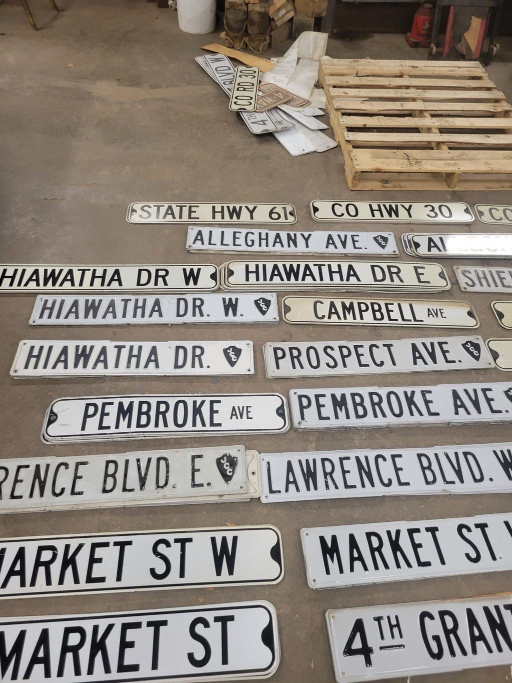 Street Signs 2 Scaled - City Of Wabasha